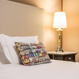 GuestReady - Office Residence 1